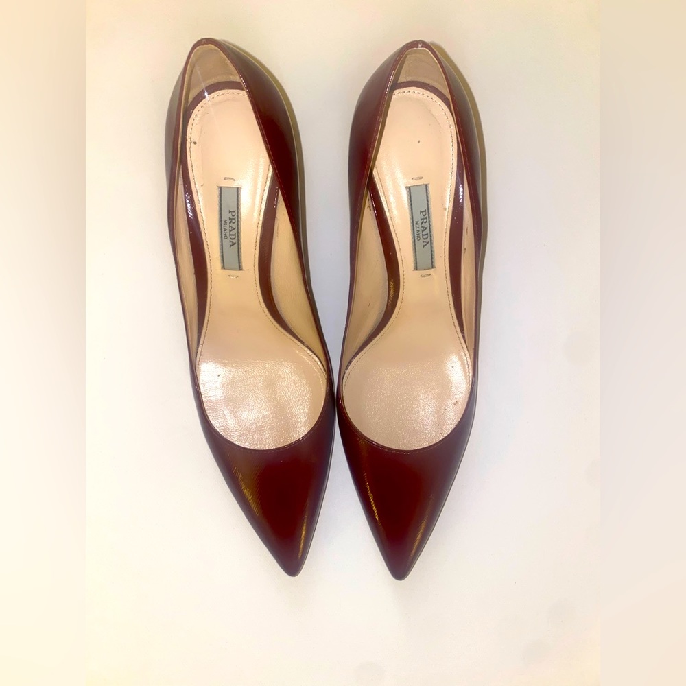 Prada. Authentic. Excellent condition. No creases or material scratches.